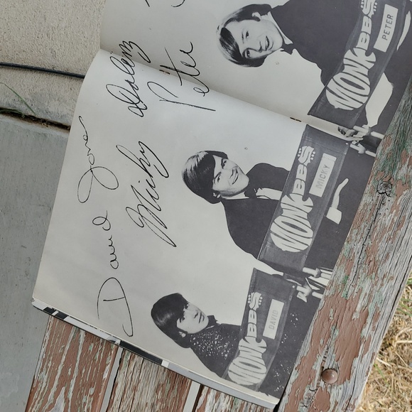 Monkees 1967 Concert Tour Program | Print Autographs + Yardley & Miss Breck Ad - Picture 5 of 7